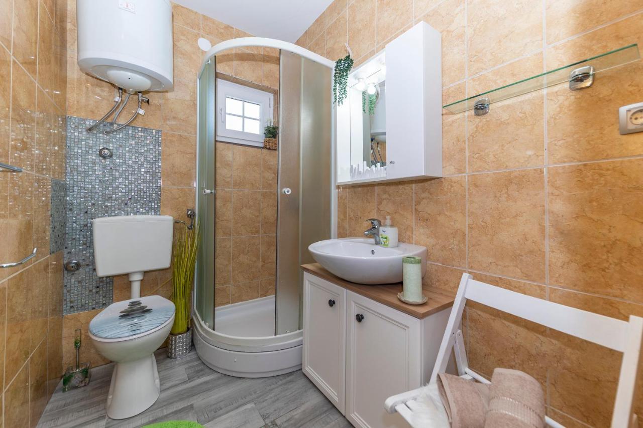 Villa Tamara Biograd Na Moru Bagian luar foto